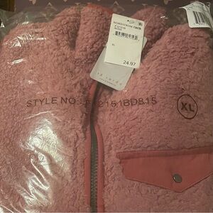 💗💗Women Brand New w/Tags Fleece Pullover. Size XL. Rose Color. Beautiful 💗💗